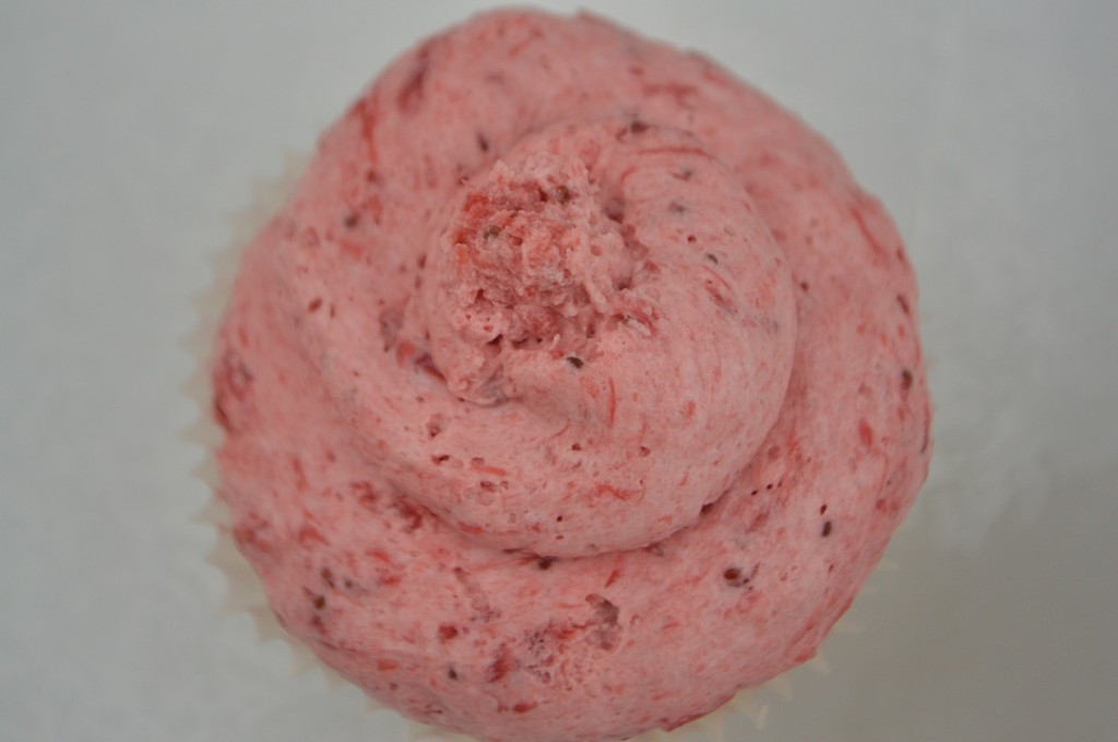 hyldeblomst cupcakes jordbærmousse frosting
