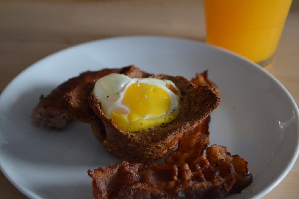 Æg i toast med bacon